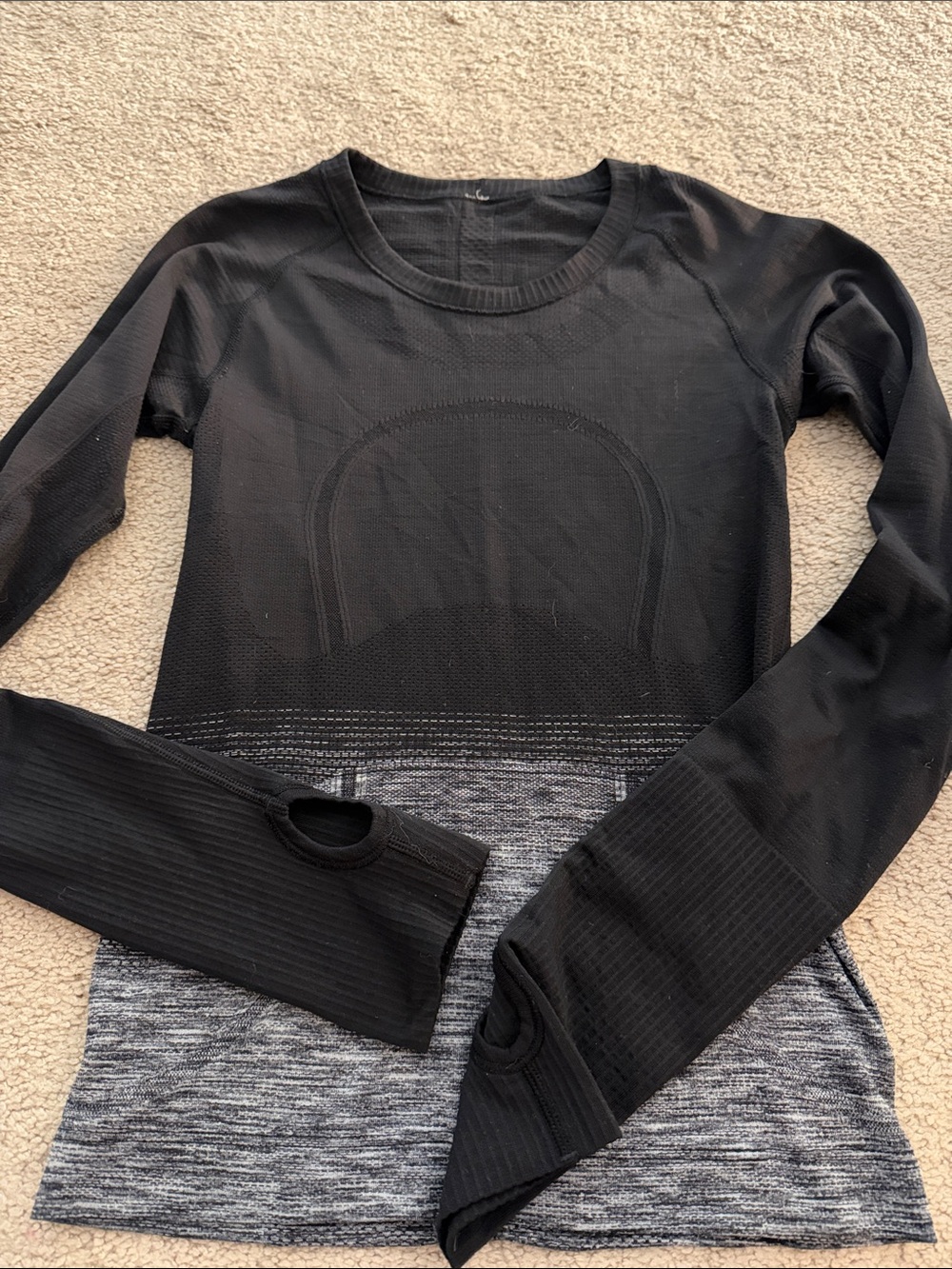 Lululemon swiftly tech Black and Gray Long Sleeve Women's Top sz 2